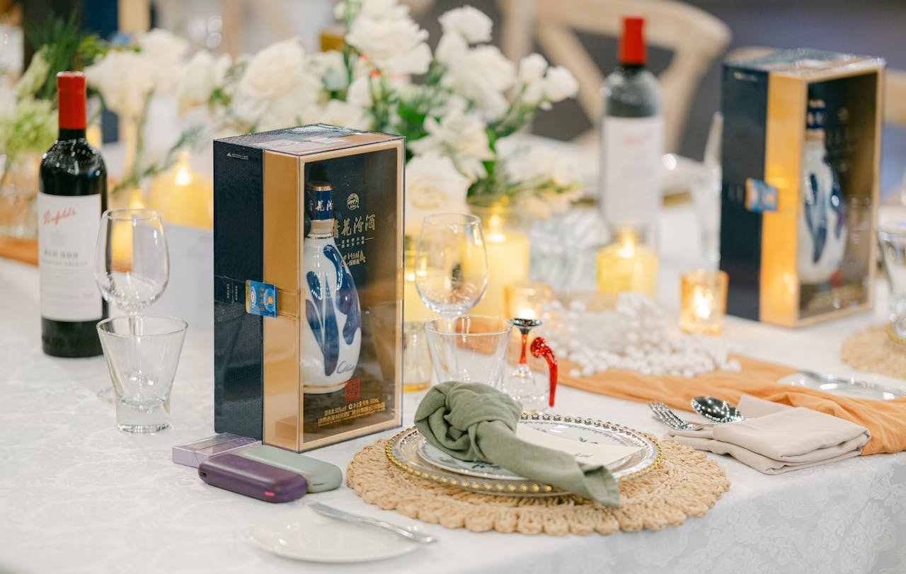 elegant-table-setting-with-wine-and-candles-31902403